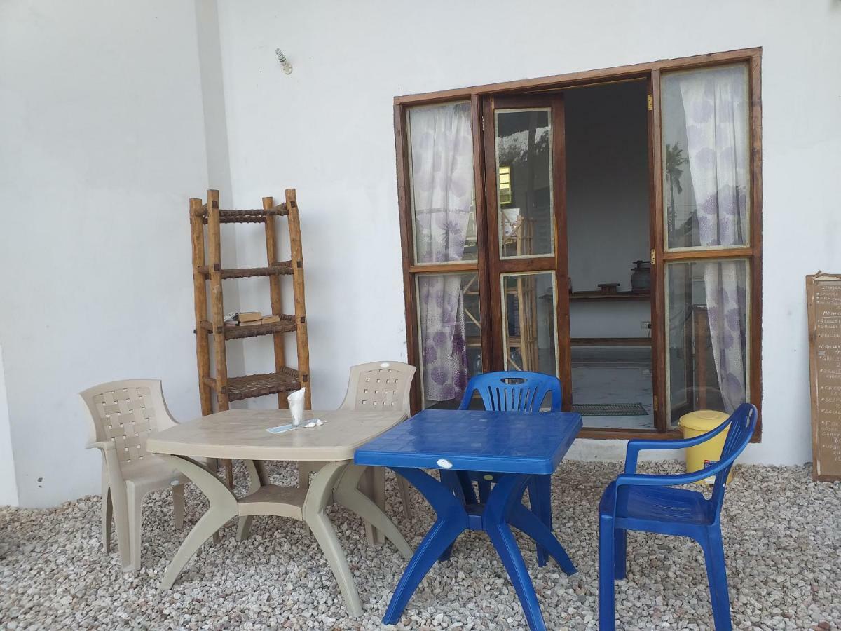 Malik Villa-Matemwe Bnb And Restaurant ภายนอก รูปภาพ